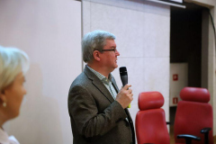 21.	dr Andrzej Kościołek podczas  warsztatów socjalne spotkania z dokumentem-projekcja filmów dokumentalnych