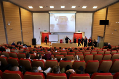 30.	Przedstawiciele KWP w Kielcach podczas wystąpienia na Auli w ramach Dnia otwartego WPP