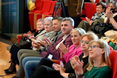 102 - przedstawiciele władz uniwersytetu, Instytutu Pedagogiki, władz lokalnych i samorządowych