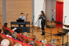 220 – Karolina Linowska - wokal, mgr Piotr Sitkowski - fortepian