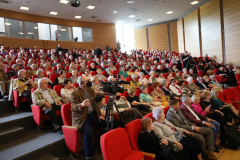 304 – widok z dołu na pełną salę – za kamerą Kazimierz Kunisz