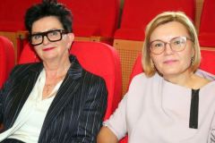 9. Prowadzące I część obrad plenarnych: Dziekan WPP prof. Mariola Wojciechowska, Prodziekan WPP ds. Ogólnych prof. Zuzanna Zbróg.
