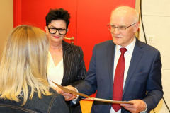 4. Wręczanie nagród przez JM Rektora prof. Stanisława Głuszka i Dziekan WPP prof. Mariolę Wojciechowską.