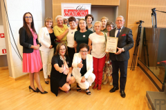 36 –  wręczenie podziękowań dla uczestników Kongresu z UTW w Starachowicach