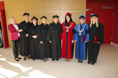 Zdjęcie nr 22. Pamiątkowe zdjęcie władz Instytutu Pedagogiki, Katedry Psychologii i władz Wydziału z Panią Prorektor Prof. dr hab. Agnieszką Gałuszką.