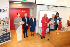 od lewej: Martyna Maćkowiak (Dyrektor I LO im. J. Słowackiego w Skarżysku Kamiennej), Piotr Zimoch, Renata Bilska, Małgorzata Łakomiec, Sławomir Sobocki, Izabela Krzak – Borkowska