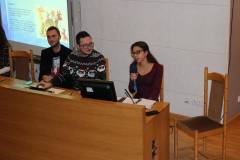 Studentka z Ukrainy przedstawia tradycje i obyczaje świąteczne swojej ojczyzny