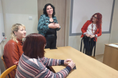 Eridiana Oļehnovića, Jolanta Semjonova i Mārīte Kravale-Pauliņa podczas zajęć dydaktycznych (zajęcia dr hab. Agnieszka Szplit, prof. UJK)