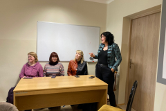 Eridiana Oļehnovića, Mārīte Kravale-Pauliņa, Ilona Fjodorova oraz Jolanta Semjonova podczas spotkania ze studentami dotyczacego motywacji do studiowania pedagogiki i porównania systemów kształcenia nauczycieli w Polsce i na Łotwie.