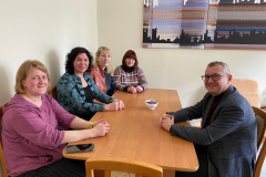 Spotkanie z Prodziekanem ds. ogólnych dr hab. Sławomir Koziejem, prof. UJK i rozmowy o dalszej współpracy pomiędzy uczelniami. Od lewej: Ilona Fjodorova, Mārīte Kravale-Pauliņa, Jolanta Semjonova oraz Eridiana Oļehnovića.