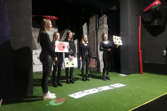 4.	Studentki Pedagogiki przedszkolnej i wczesnoszkolnej podczas inscenizacji opowiadania na scenie teatru Lalki i Aktora „Kubuś”