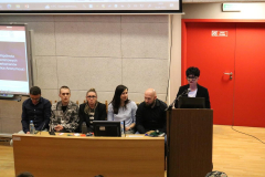 Dziekan Wydziału Pedagogiki i Psychologii Uniwersytetu Jana Kochanowskiego w Kielcach, dr hab. Mariola Wojciechowska, prof. UJK, prowadzący wykład Społeczne regulowanie emocji. Jak działają wspólnoty samopomocowe? Wspólnota Anonimowych Narkomanów