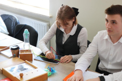 Ola Kotwica i Stanisław Chrzanowski (Studenci PPW) podczas warsztatów montessoriańskich