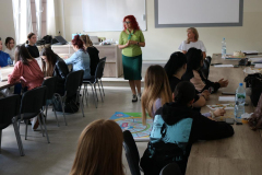 Pani prof. Agnieszka Szplit wyjaśnia założenia innowacyjnego Ogólnopolskiego Programu „Dwujęzyczny Przedszkolak”