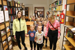 Zwiedzanie pomieszczeń czytelni WPP