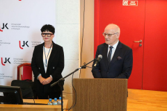 Dziekan Wydziału Pedagogiki i Psychologii UJK dr hab. Mariola Wojciechowska, prof. UJK, Rektor UJK prof. dr hab. Stanisław Głuszek