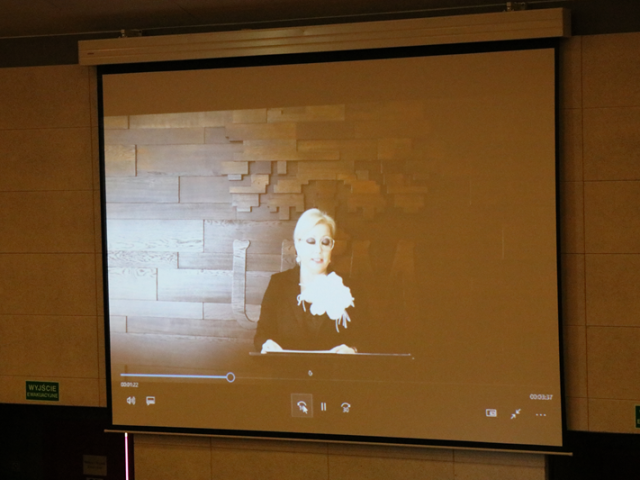 Pierwszy wirtualny wykład rozpoczynający konferencję: prof. Agnieszka Cybal-Michalska (UAM w Poznaniu), przewodnicząca komitetu naukowego konferencji