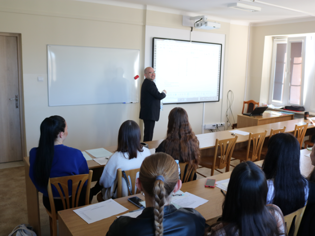 Moderator warsztatu: mgr Paweł Zych (Katedra Psychologii UJK, Katedra Psychiatrii CM UMK)