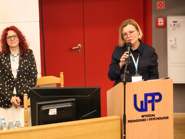 Dr hab. Zuzanna Zbróg, prof. UJK i dr hab. Agnieszka Szplit, prof. UJK składają podziękowania całemu komitetowi organizacyjnemu oraz Uczestnikom konferencji