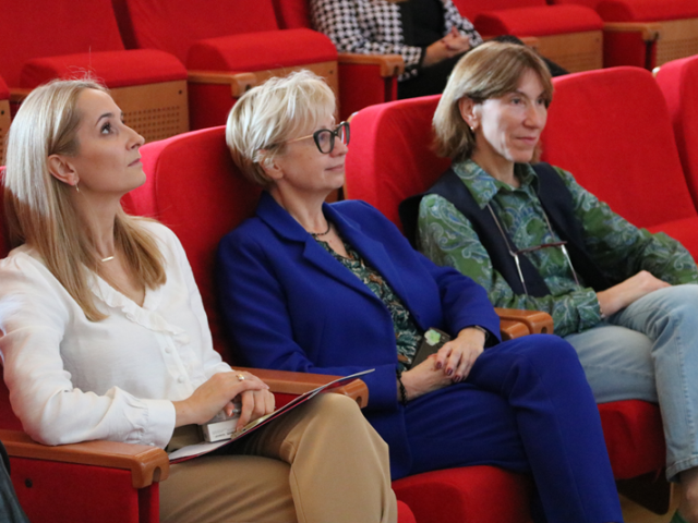 od lewej dr Paulina Tamborska,  dr. hab Beata Bednarczuk prof. UMCS, dr Małgorzata Centner-Guz 