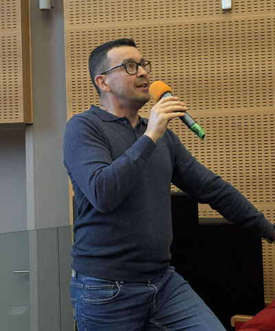 przemawia dr Jarosław Jendza 