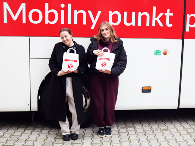 Studentki po akcji oddana krwi