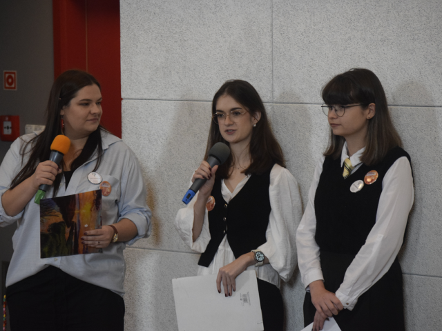 2512-F003-_DSC0058_1200x801