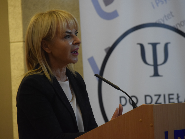 2512-F005-_DSC0108_1200x801