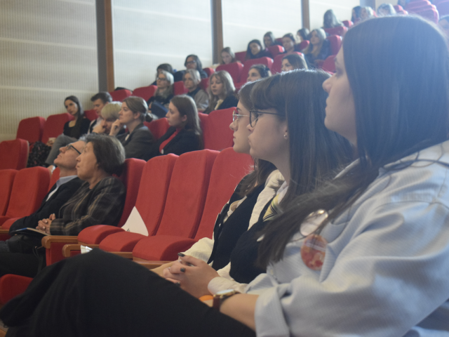 2512-F009-_DSC0161_1200x801