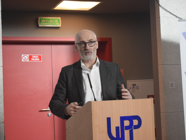 2512-F010-_DSC0182_1200x801