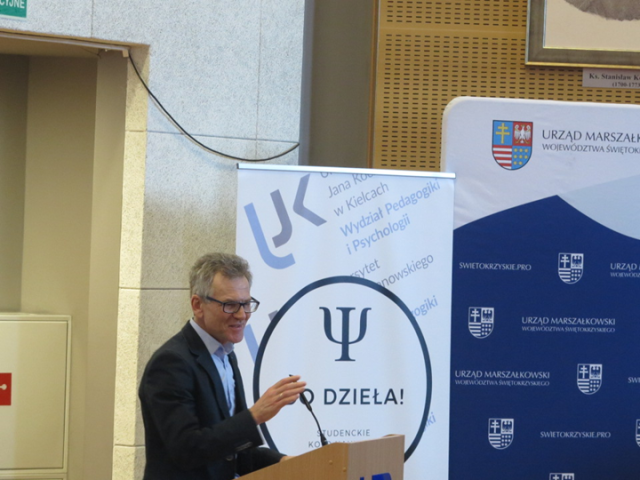 2512-F015-IMG_4648_720x900