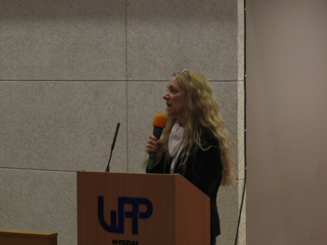 2512-F022-IMG_4824_1114x900