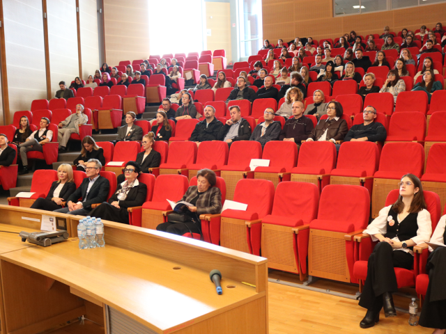 2512-F027-IMG_5865_1200x800