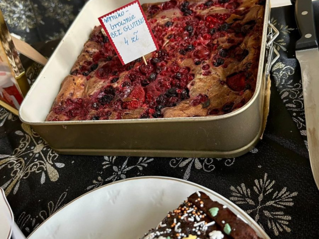 Wypieki przygotowane przez członkinie Studenckiego Koła Naukowego „Elementarni”