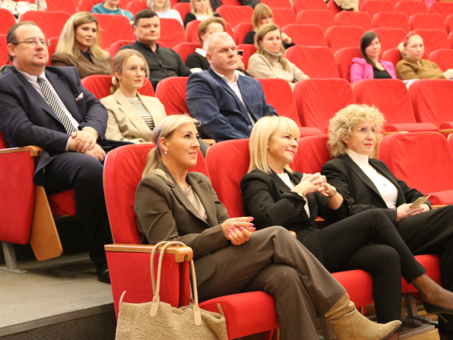 2512-F004-04-IMG_5911_1200x800