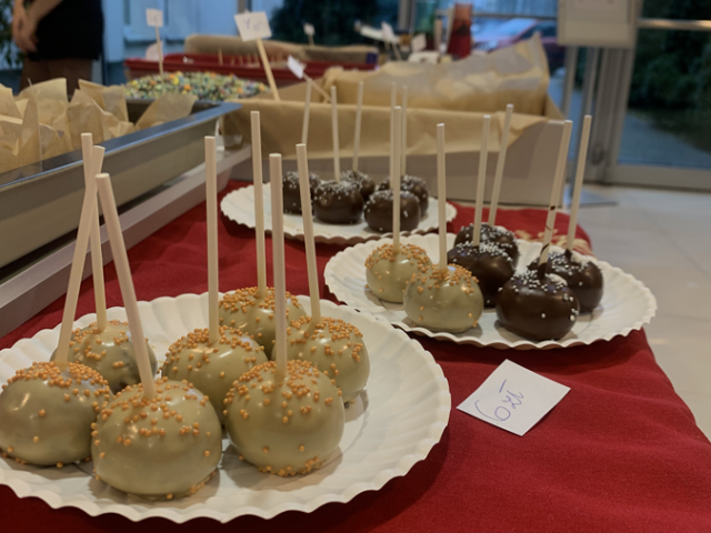 Wypieki przygotowane przez Studenckie Koło Naukowe "DO DZIEŁA!"