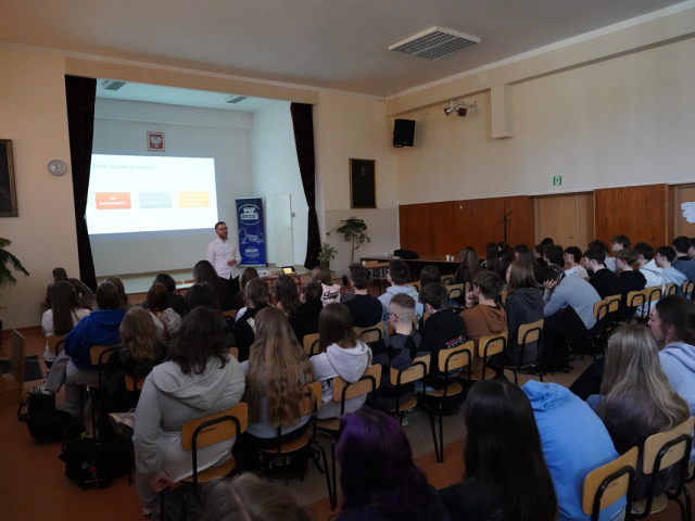 2603-F007-DSC01836_1200x800