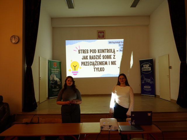 2603-F012-DSC01859_1200x800