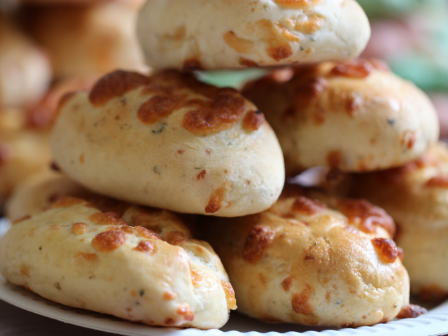 Przygotowane wypieki przez członkinie SKN "Do Dzieła!"