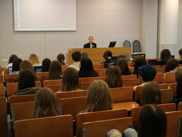 2604-F017-IMG_7684_1200x800