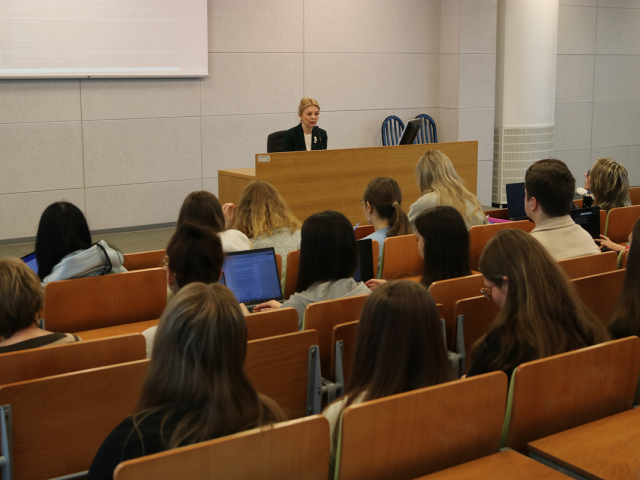 2604-F021-IMG_7688_1200x800