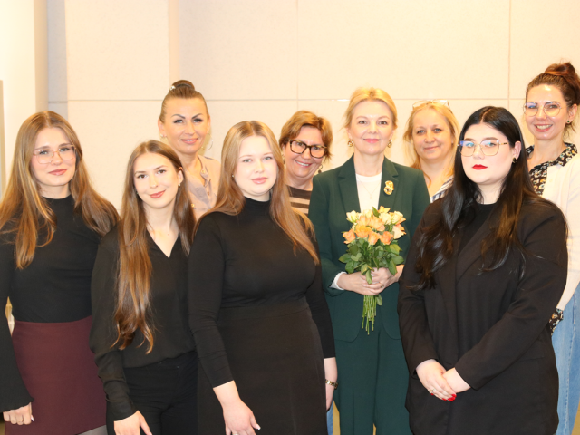 2604-F039-IMG_7706_1200x800