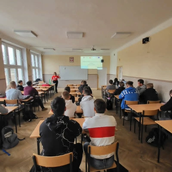 Spotkanie z uczniami kieleckich szkół ponadpodstawowych w ramach projektu "Kreator kariery".